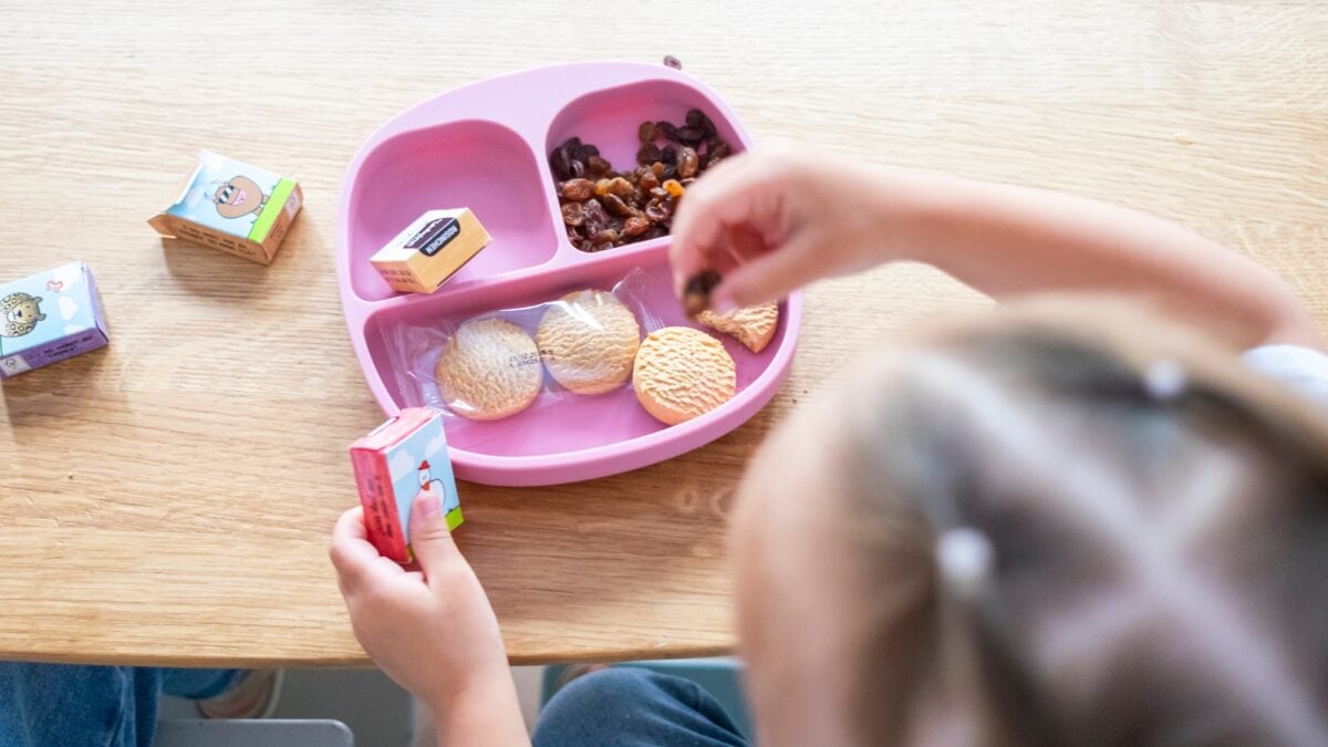 Jahresvorrat an Biosnacks Adventskalender die Kleine Küche // HIMBEER 2025