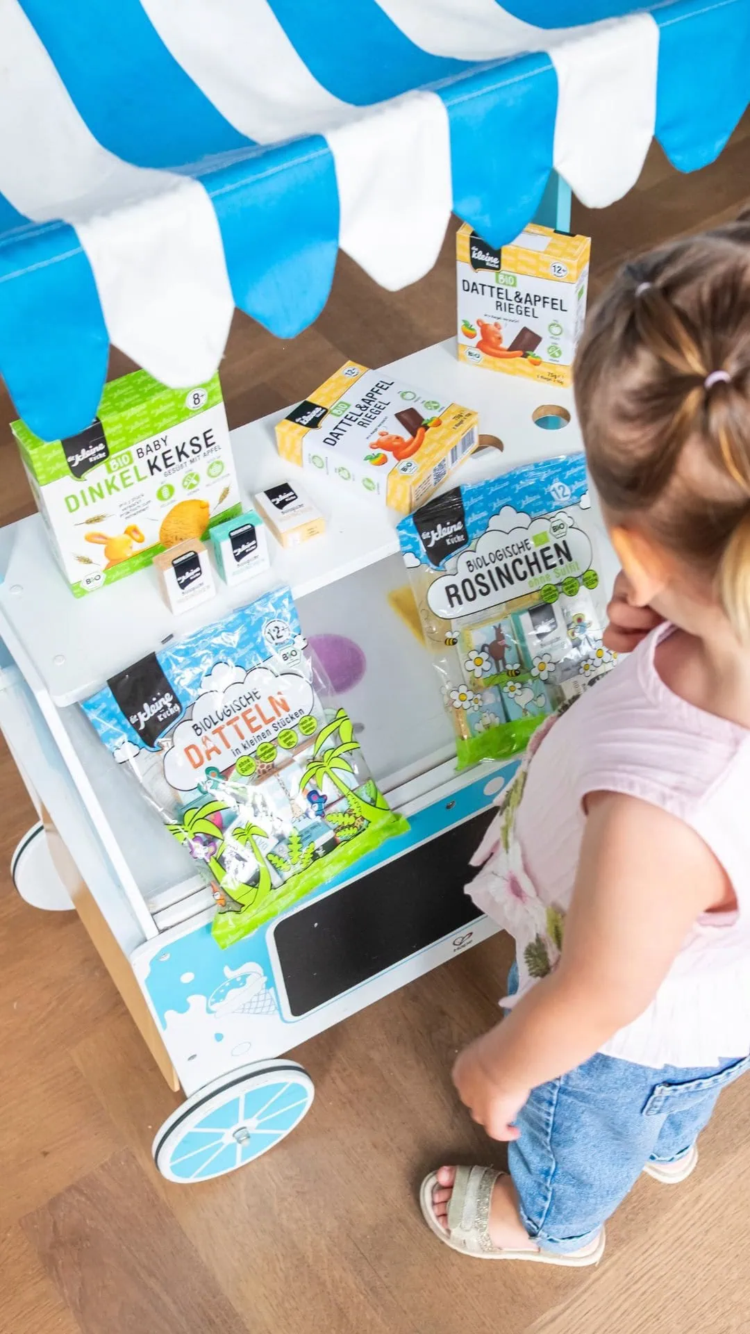 Jahresvorrat an Biosnacks Adventskalender die Kleine Küche // HIMBEER 2025