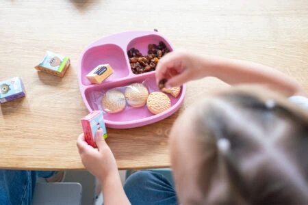 Jahresvorrat an Biosnacks Adventskalender die Kleine Küche // HIMBEER 2025