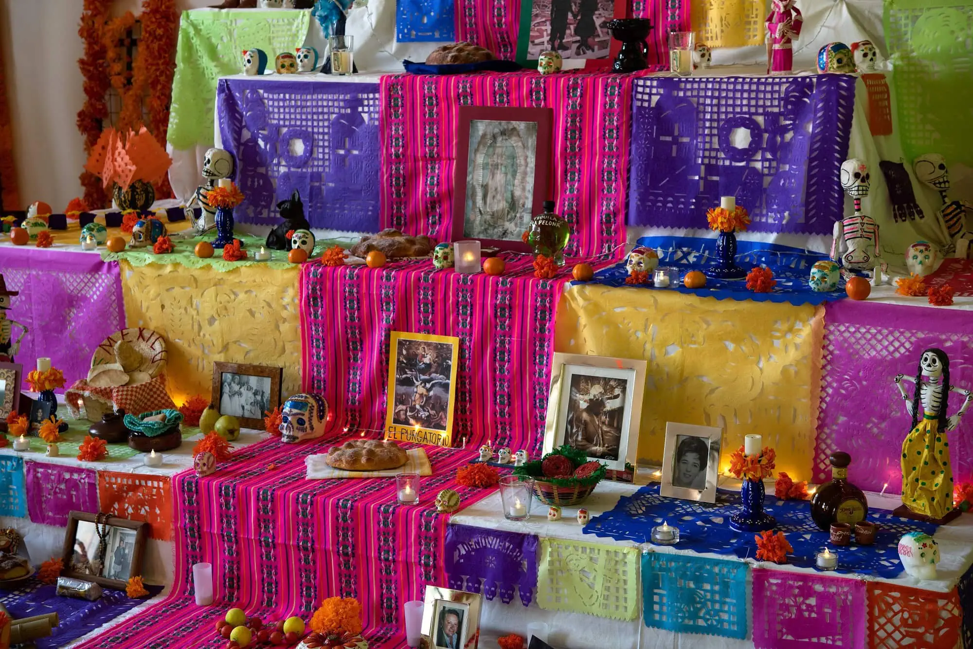 Ofrenda zum mexikanischen Tag der Toten im Museum Fünf Kontinente – Tipps für die Herbstferienwoche KW 45 // HIMBEER