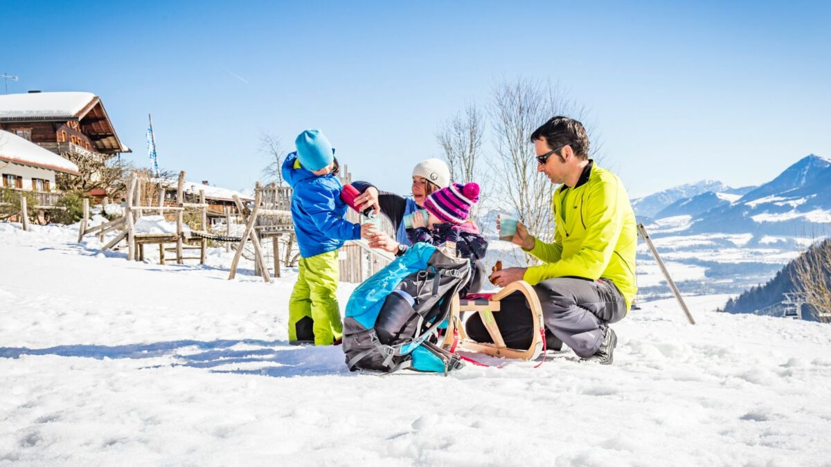 Familienfreundliche Aussichtsberge und Bergbahnen im Chiemsee-Alpenland // HIMBEER Adventskalender 2025