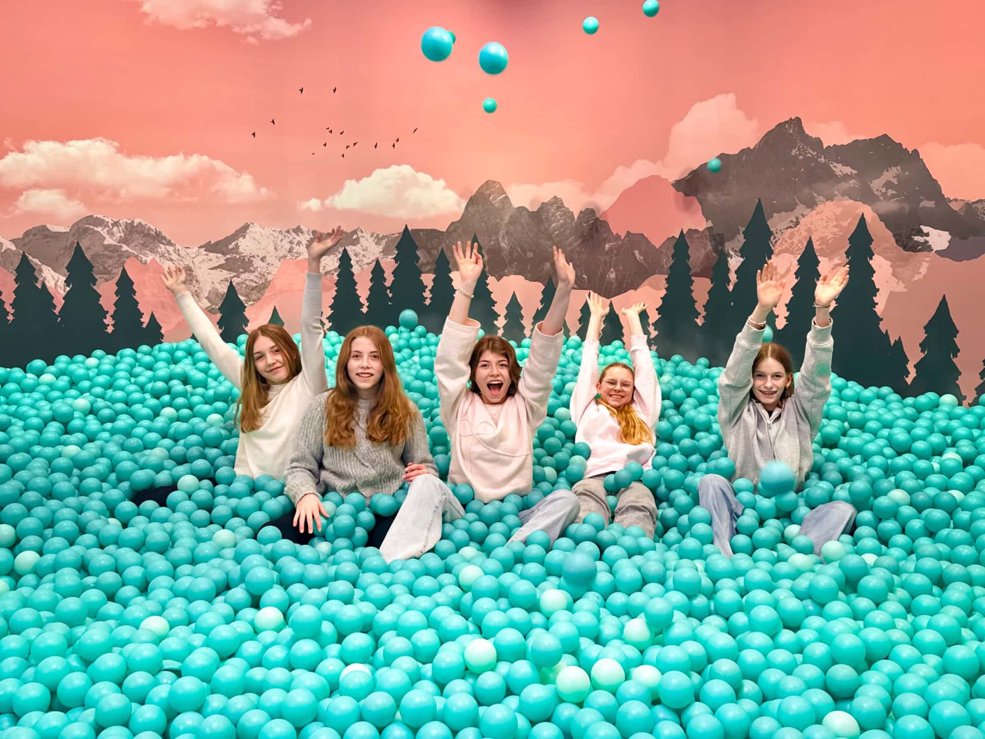 Familienticket fürs Magic Bavaria Upside Down Museum // HIMBEER Adventskalender