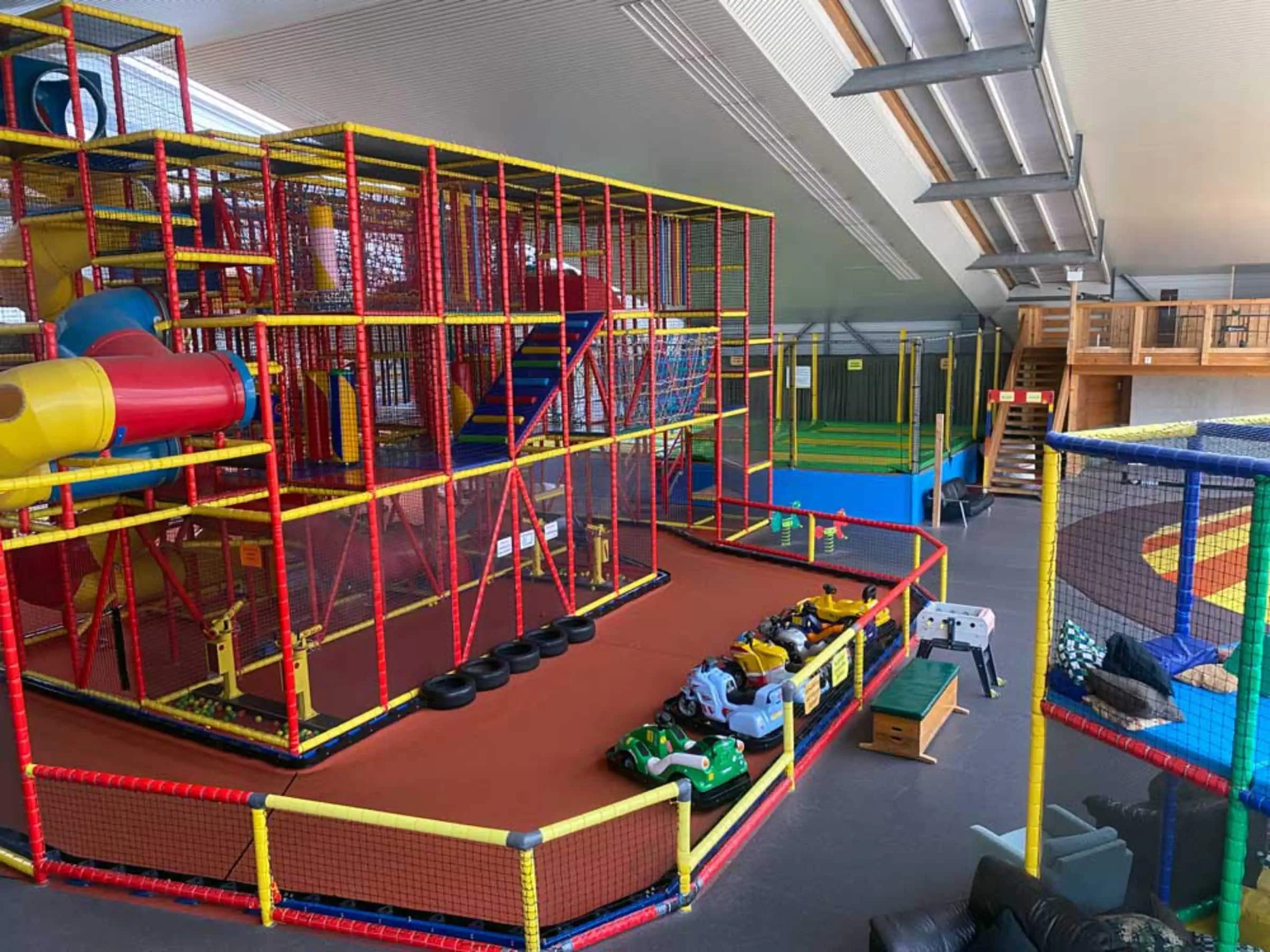 Indoor Spielplätze in und um München: Die Spielarena Tegernsee // HIMBEER