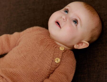 Babyjacke stricken // HIMBEER