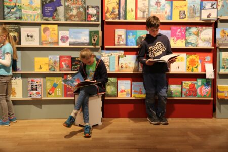 Münchner Bücherschau junior // HIMBEER