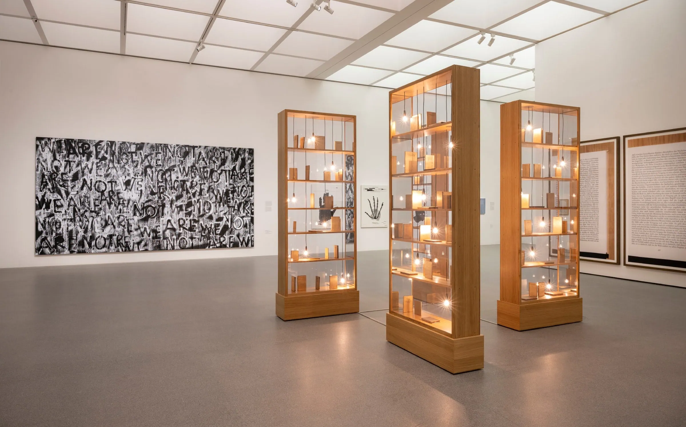 Mini-Tipps im März: Känguruführung mit Baby durch die Ausstellung "Sweeter than Honey" in der Pinakothek der Moderne // HIMBEER