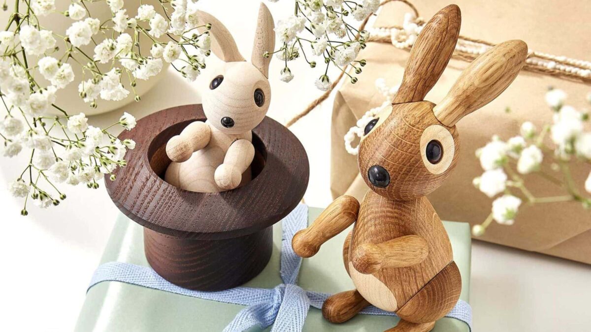 Gute Gechenke zu Ostern für Kinder: Holzhasen zum Spielen und Dekorieren // HIMBEER