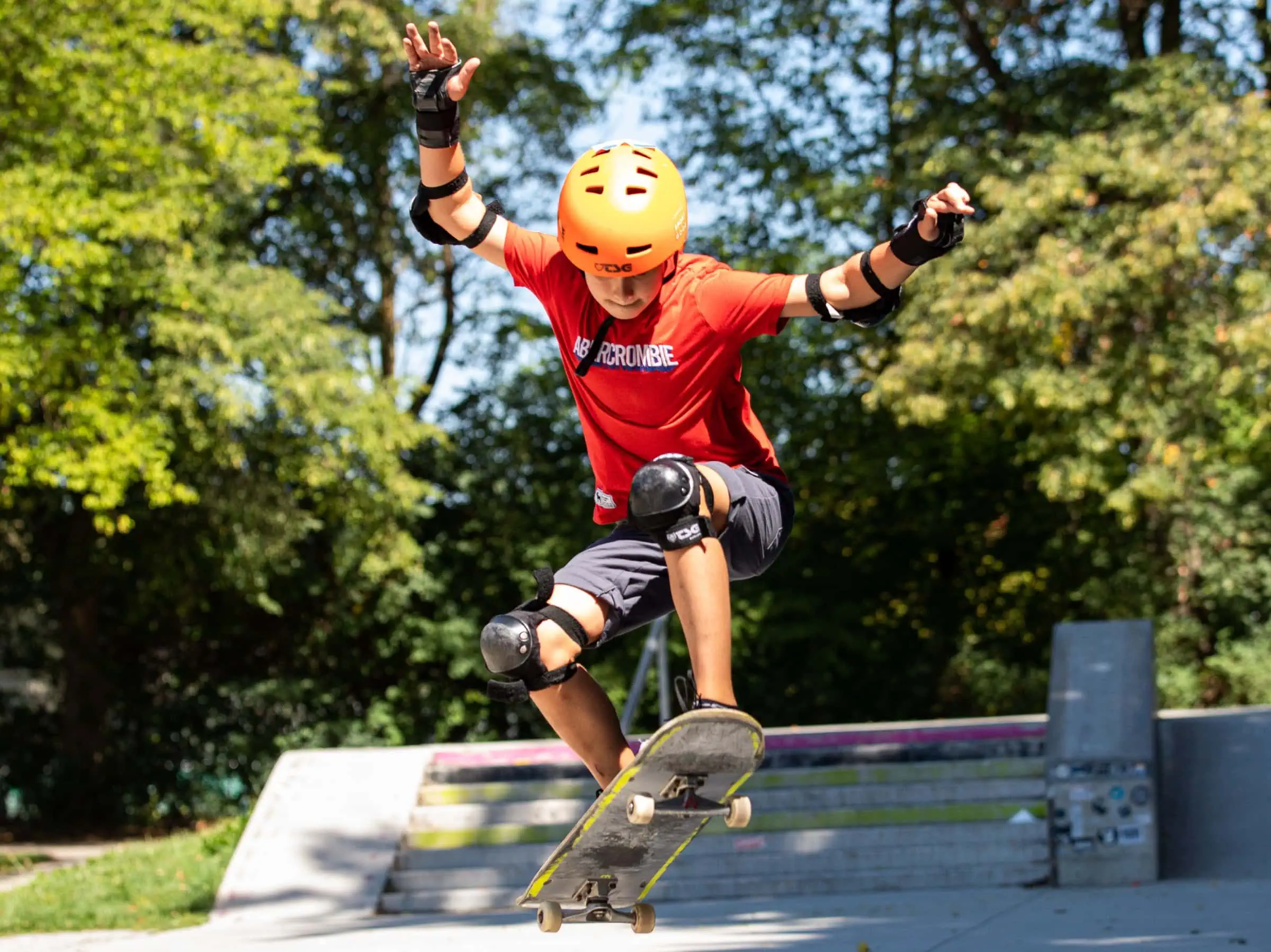 TOP Anbieter:innen für aktive Ferienkurse in München: High Five // HIMBEER