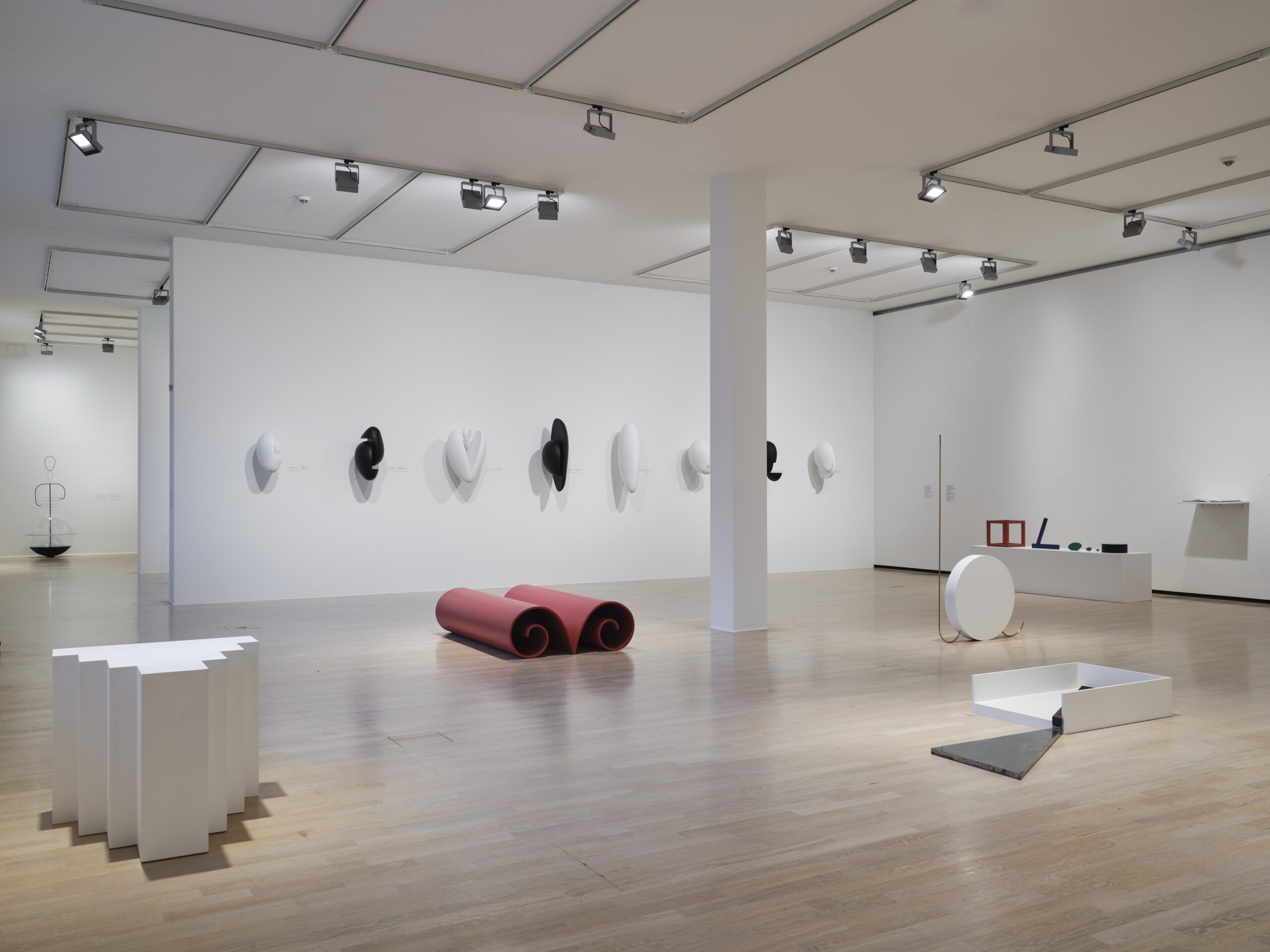 Ausstellungsansicht, Iman Issa. Lass uns spielen, Städtische Galerie im Lenbachhaus und Kunstbau München – Tipps fürs zweite Märzwochenende KW 11 // HIMBEER