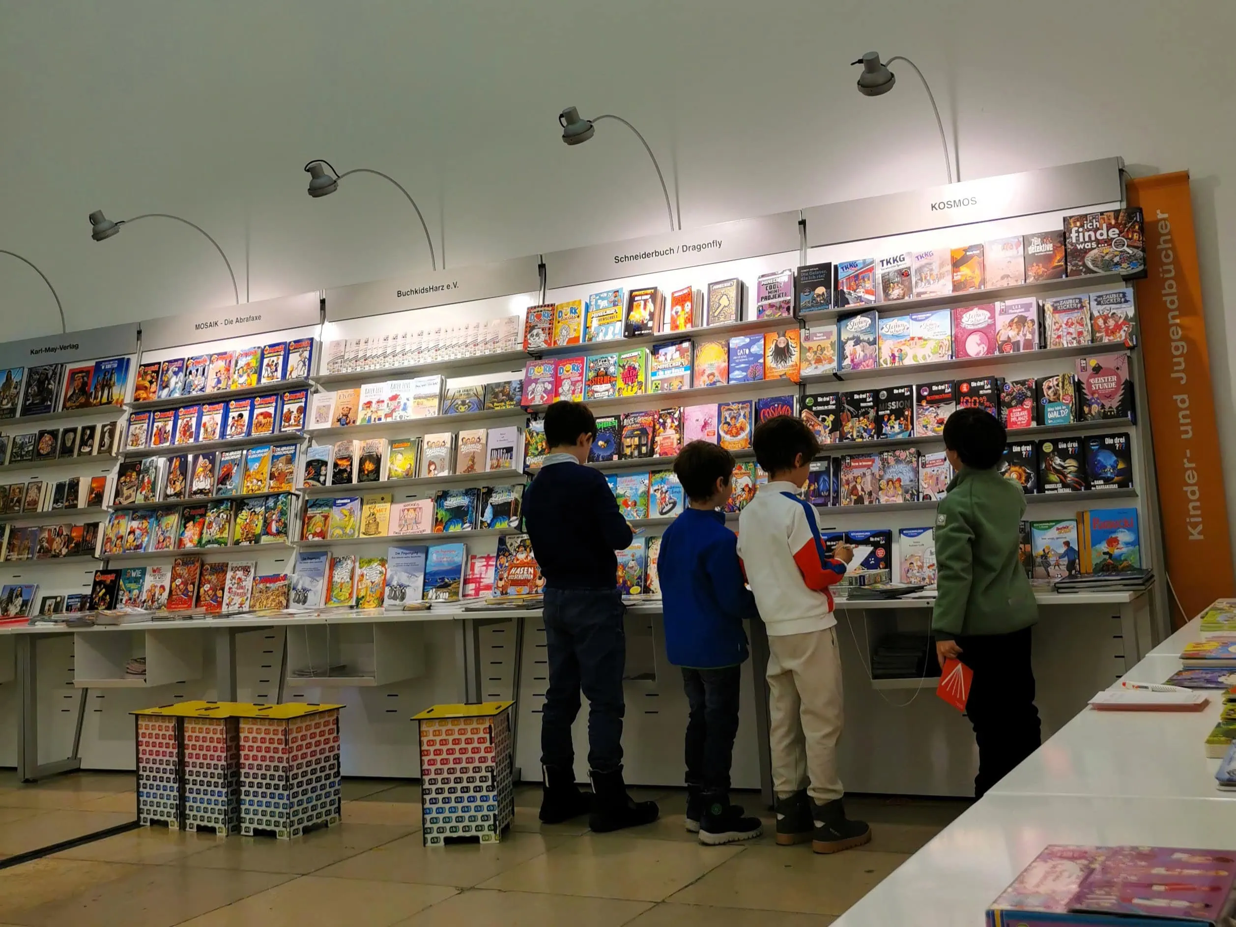 Münchner Bücherschau junior - Ausstellung // HIMBEER