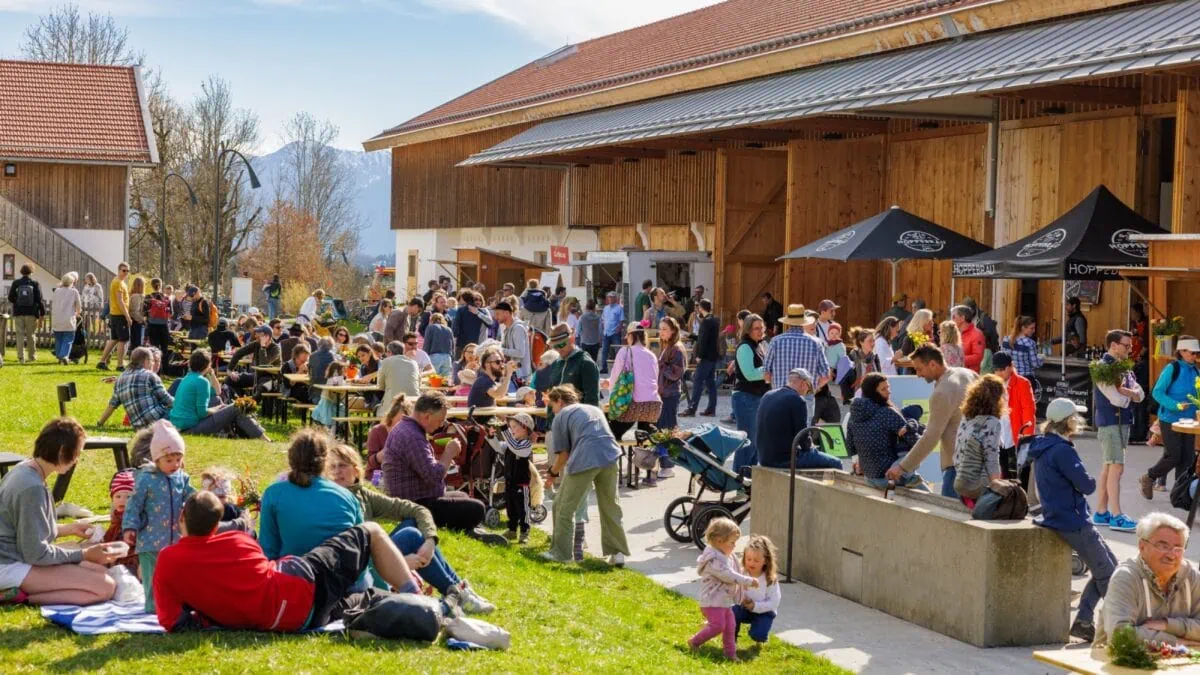 Stiftung Kunst und Natur in Nantesbuch / Frühlingsfest