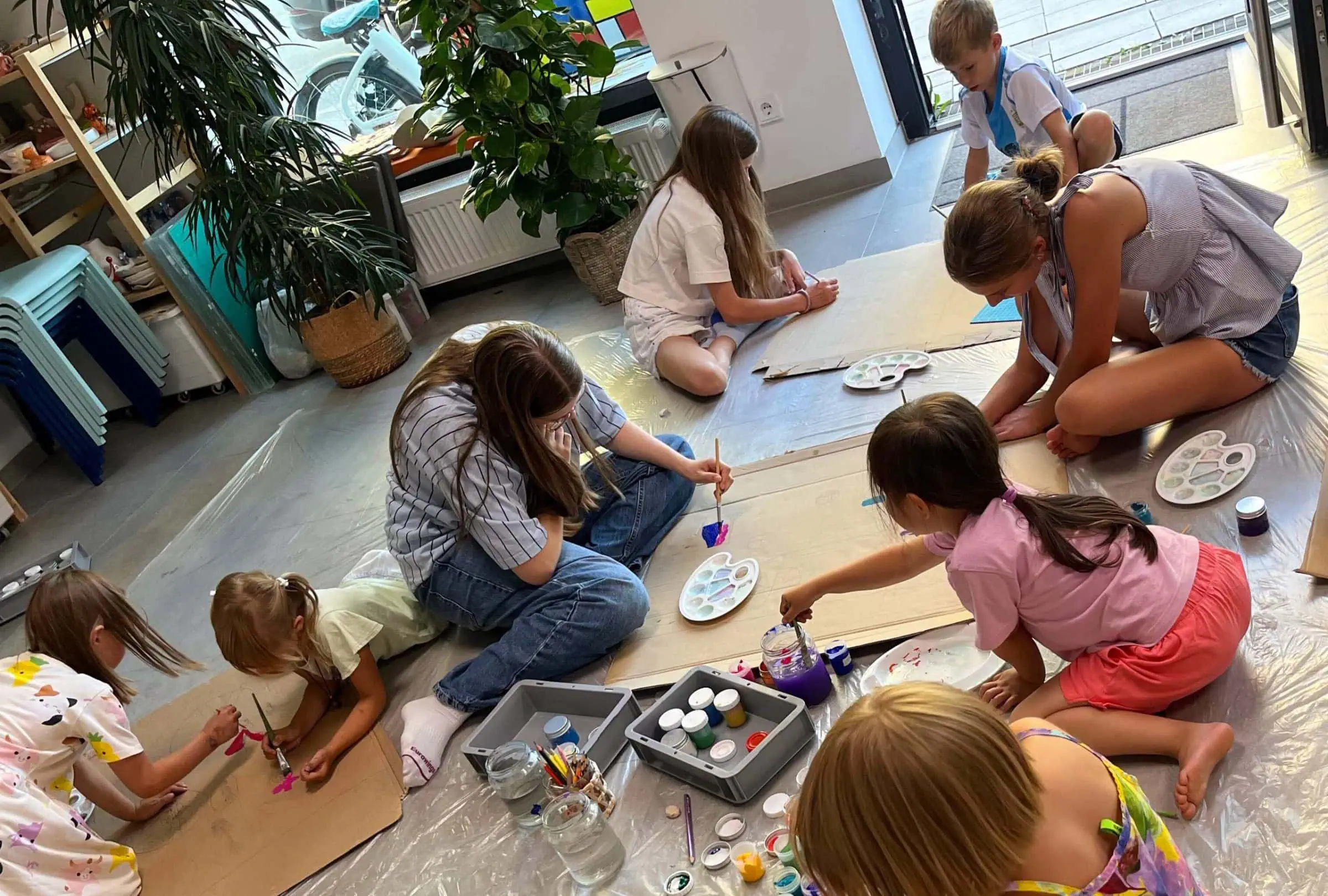 TOP Anbieter:innen für kreative Ferienkurse in München: Yarko Kunstwerkstatt // HIMBEER