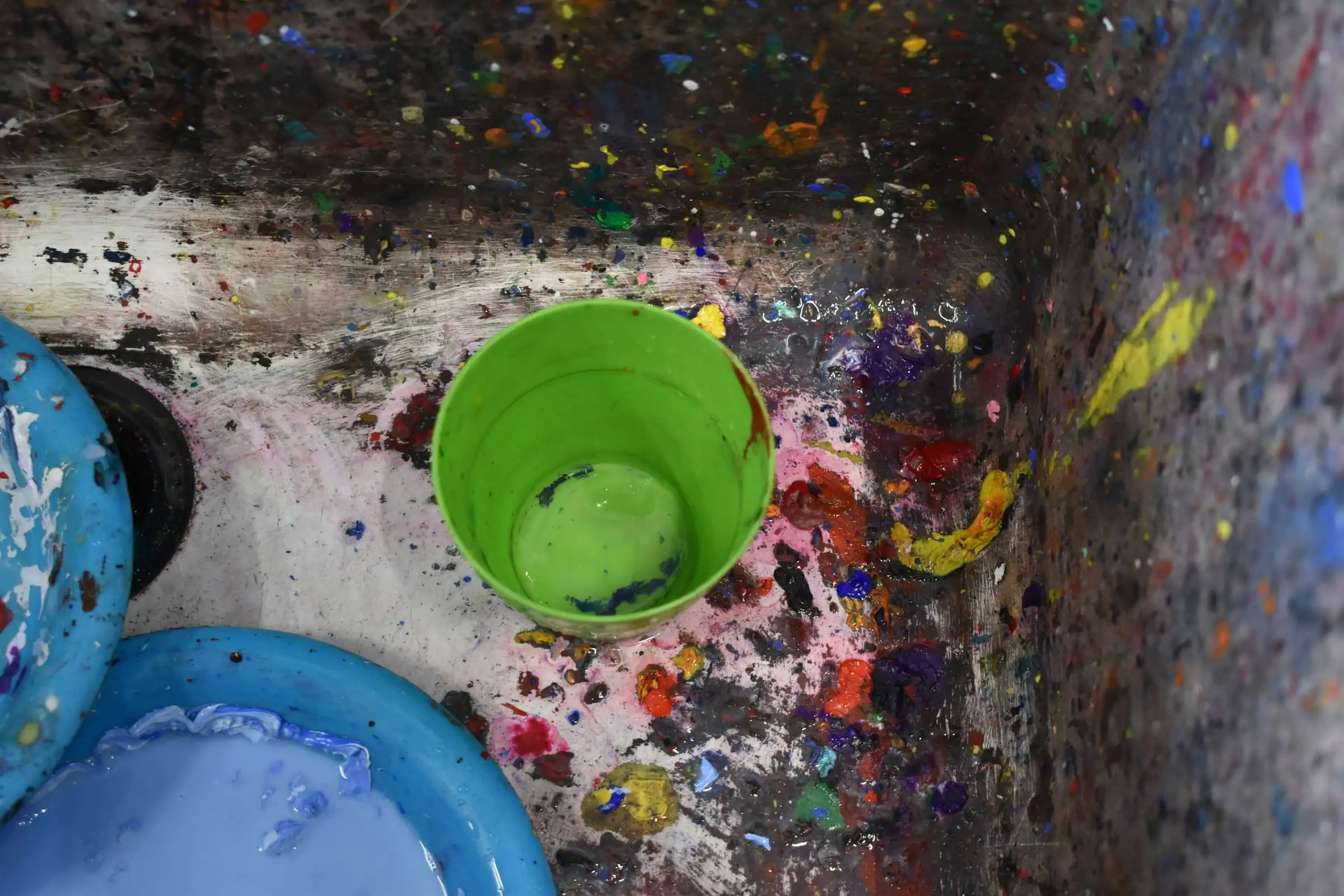 Top Anbieter:innen für kreative Ferienkurse in München: little Art // HIMBEER