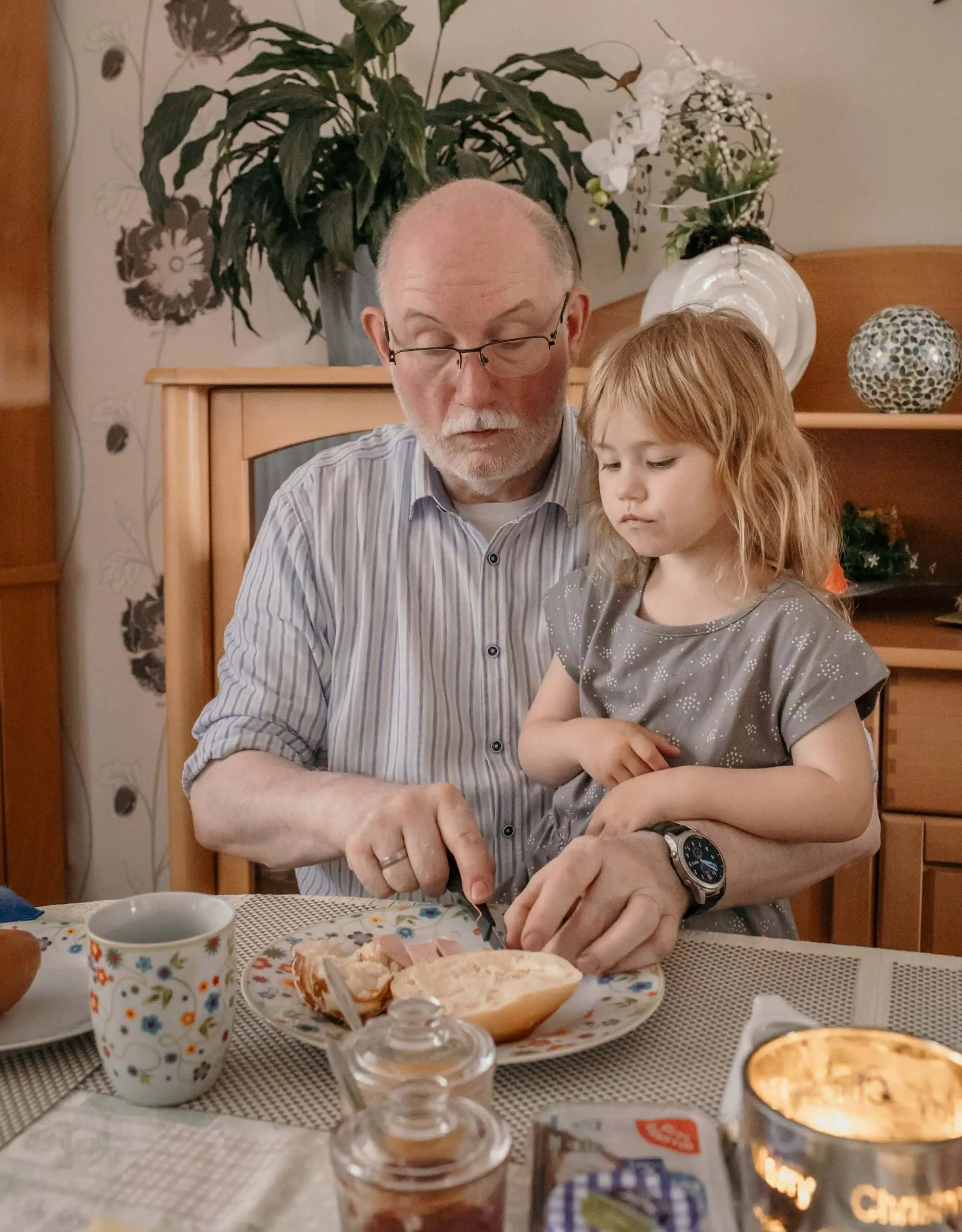 Dokumentarische Großeltern-Fotoreportagem – wertvolle Erinnerungen bewahren