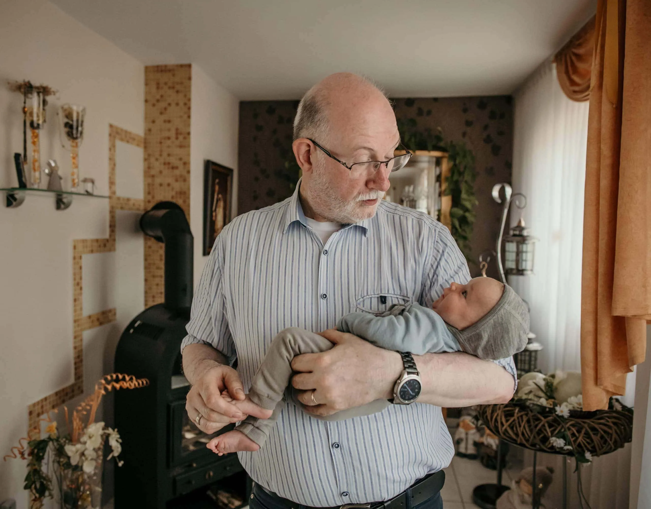 Dokumentarische Großeltern-Fotoreportagem – wertvolle Erinnerungen bewahren