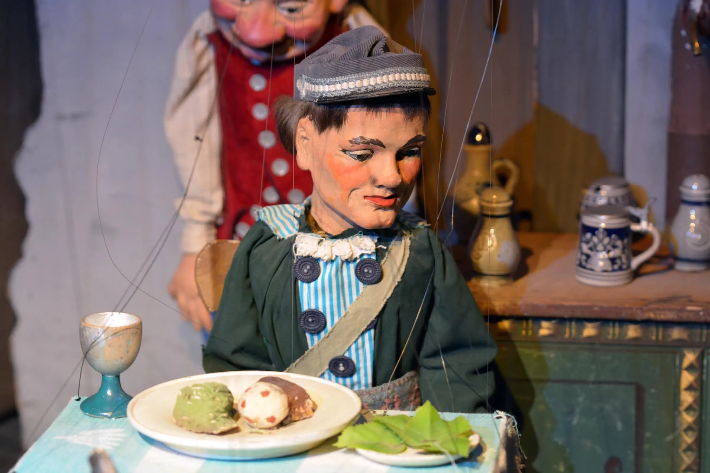 Mini-Tipps im August: Tischlein deck dich im Marionettentheater Bille //