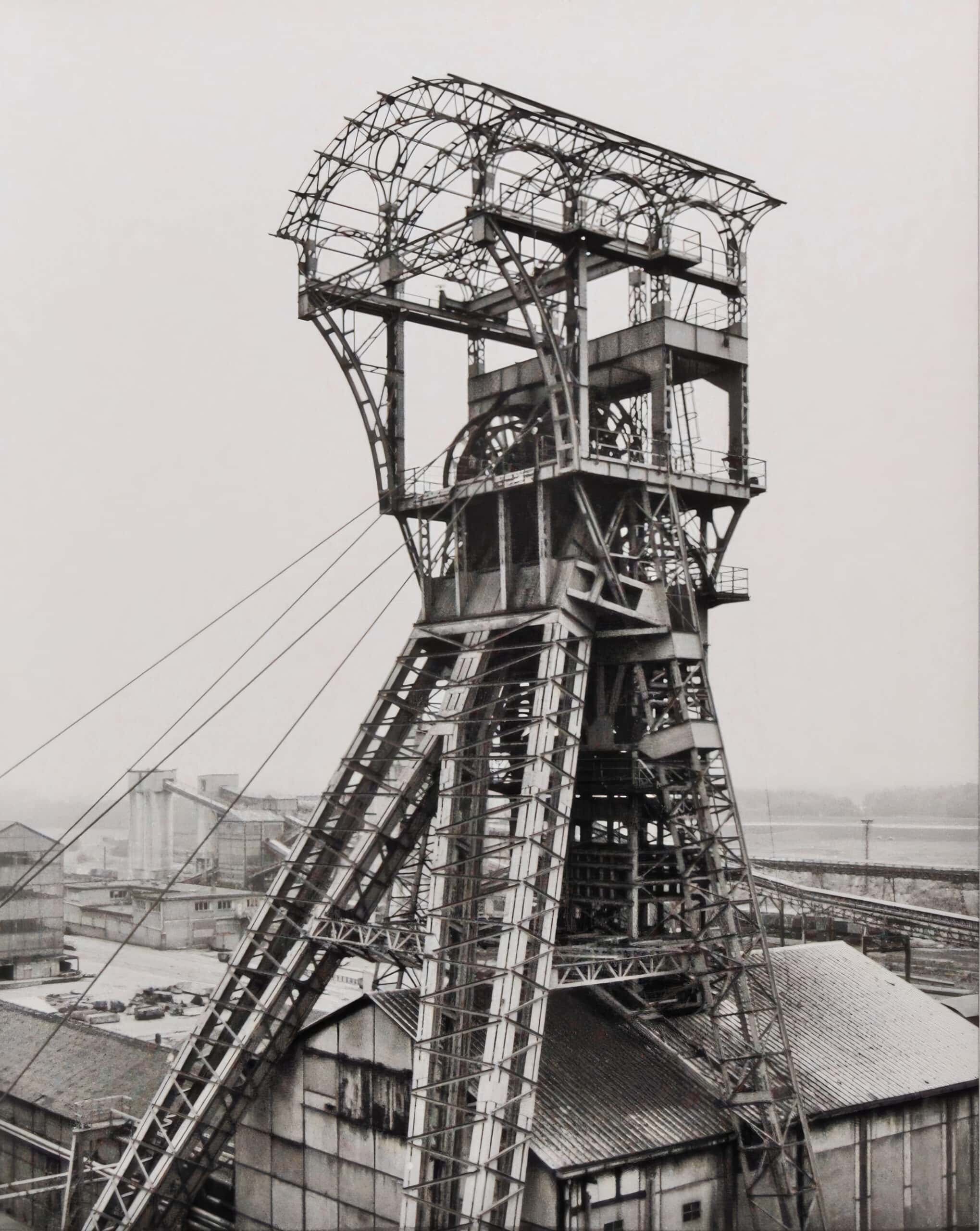 Bernd und Hilla Becher, Förderturm, Zolder Mijn, Zolder, B 1991, Silbergelatineabzug, Ifa – Institut für Auslandsbeziehungen – Tipps für die dritte Sommerferienwoche KW 34 // HIMBEER