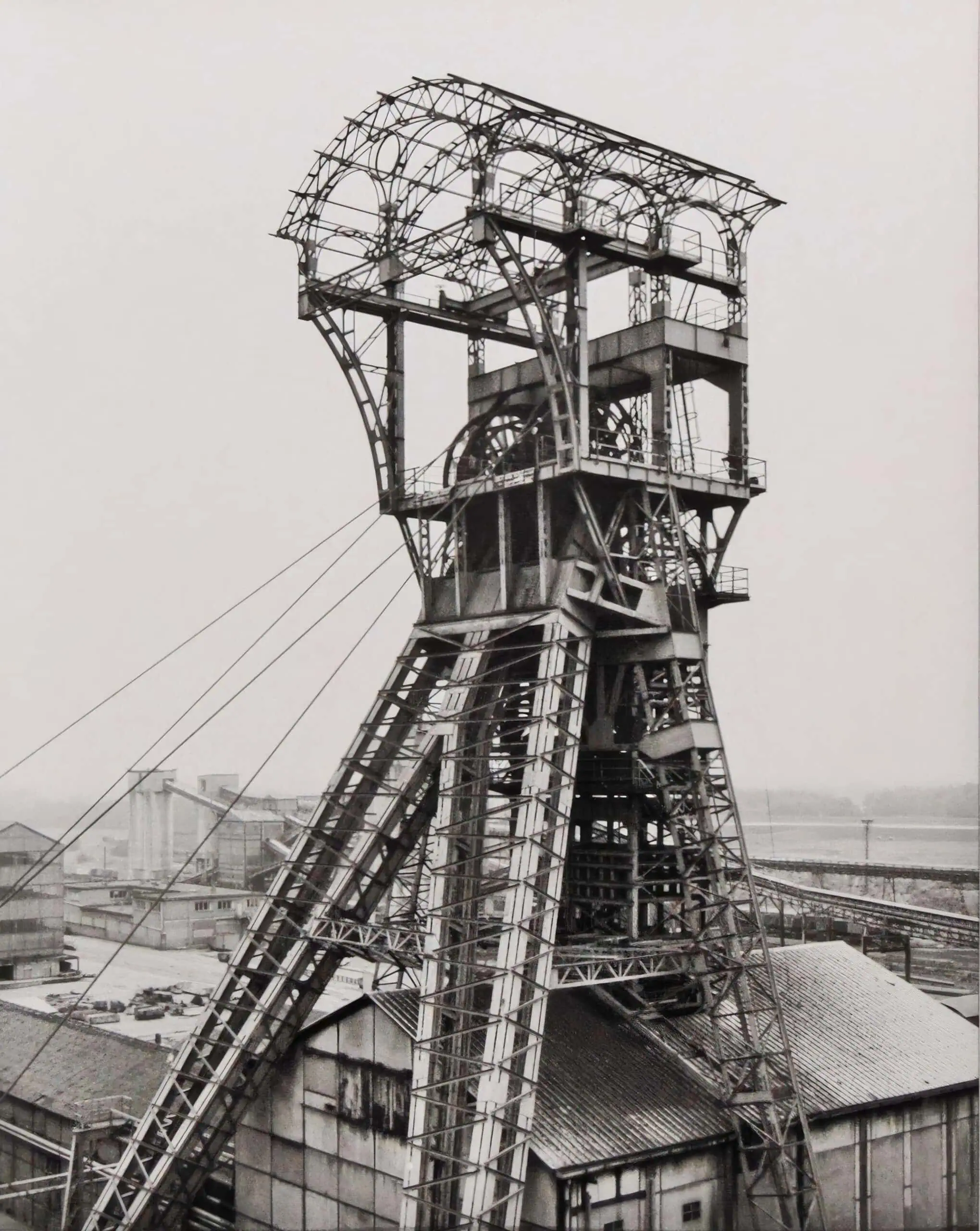 Bernd und Hilla Becher, Förderturm, Zolder Mijn, Zolder, B 1991, Silbergelatineabzug, Ifa – Institut für Auslandsbeziehungen – Tipps für die dritte Sommerferienwoche KW 34 // HIMBEER
