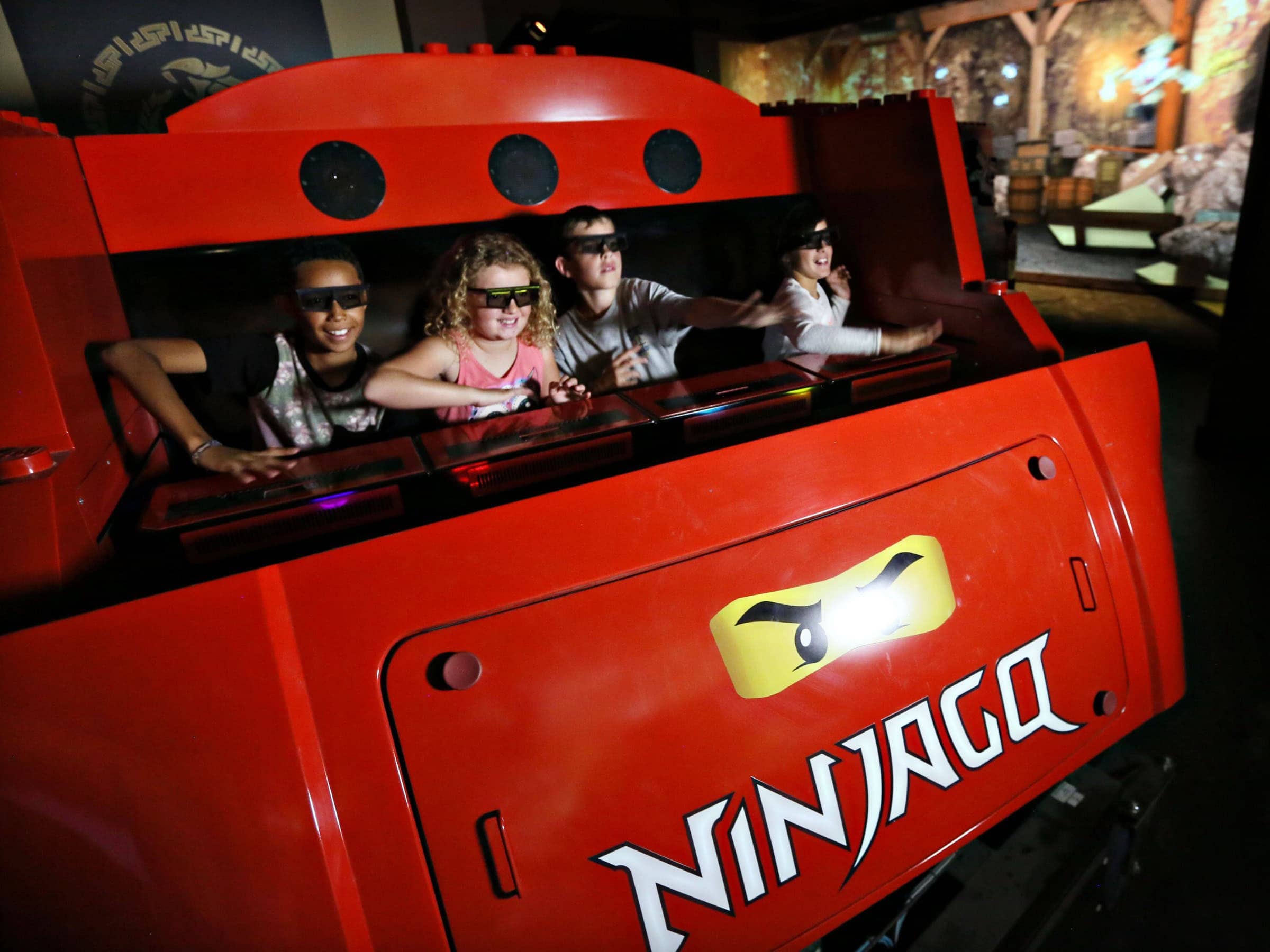 LEGOLAND Deutschland, Ninjago The Ride, tolles Fahrgeschäft // HIMBEER
