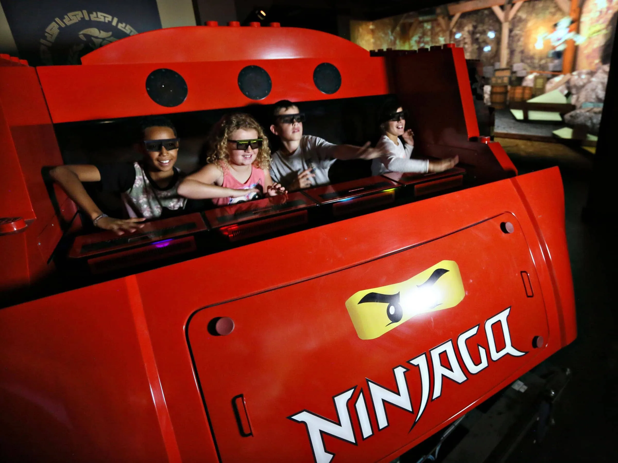 LEGOLAND Deutschland, Ninjago The Ride, tolles Fahrgeschäft // HIMBEER