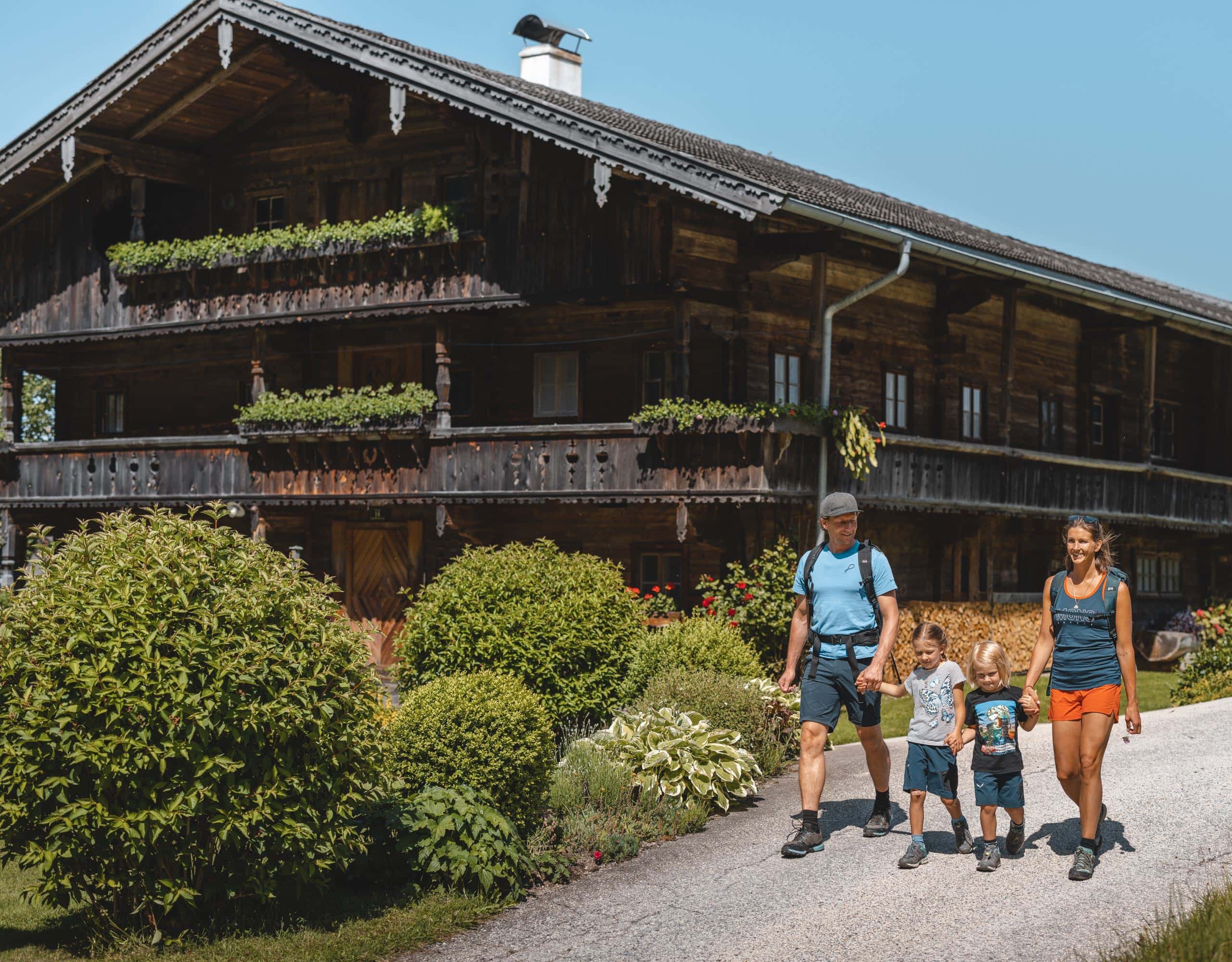 Vorbestellung mit Verlosung: Bestellt den Familien-Freizeit-Guide MÜNCHEN MIT KIND 2027 und gewinnt mit Glück ein Familienwochenende von Österreichs Wanderdörfern im Alpbachtal